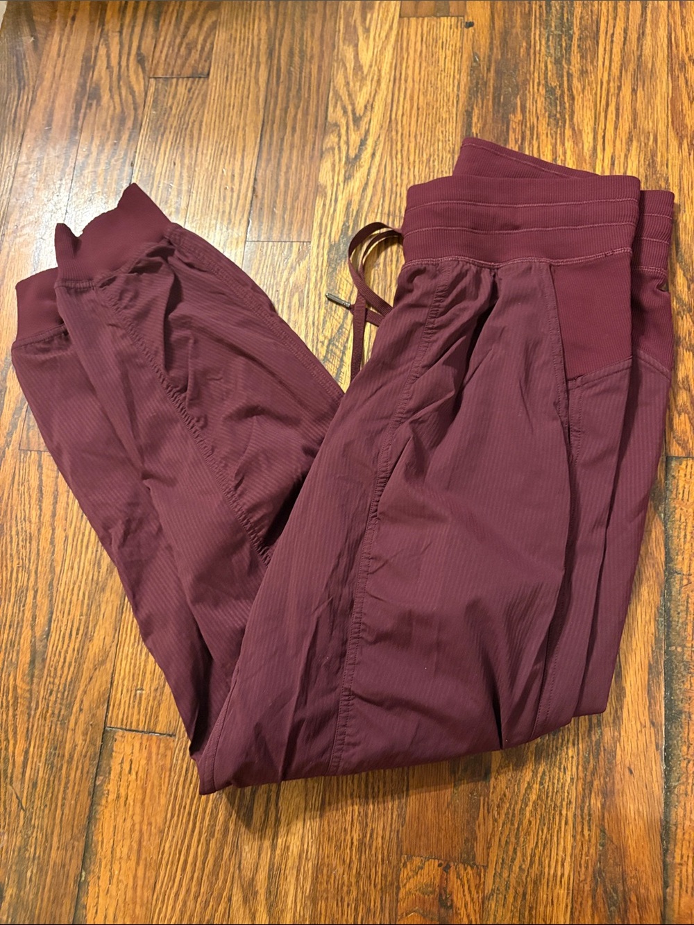🎉Like New! lululemon athletica Burgundy Track Joggers